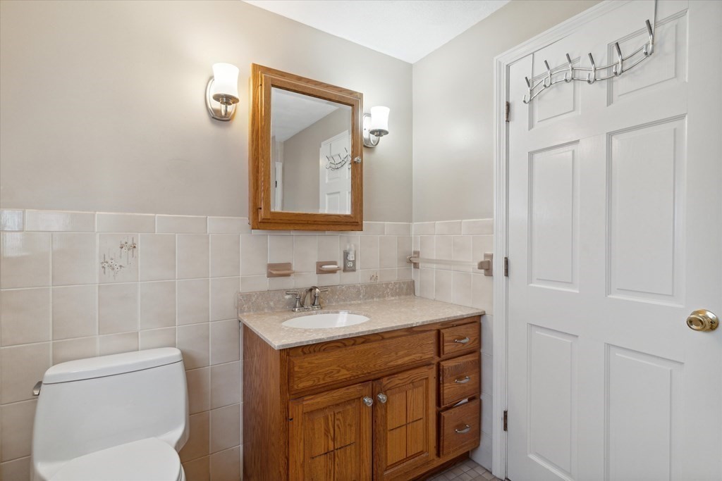 113 Maplewood Road Lynn, MA 01904 - Photo 20 of 39