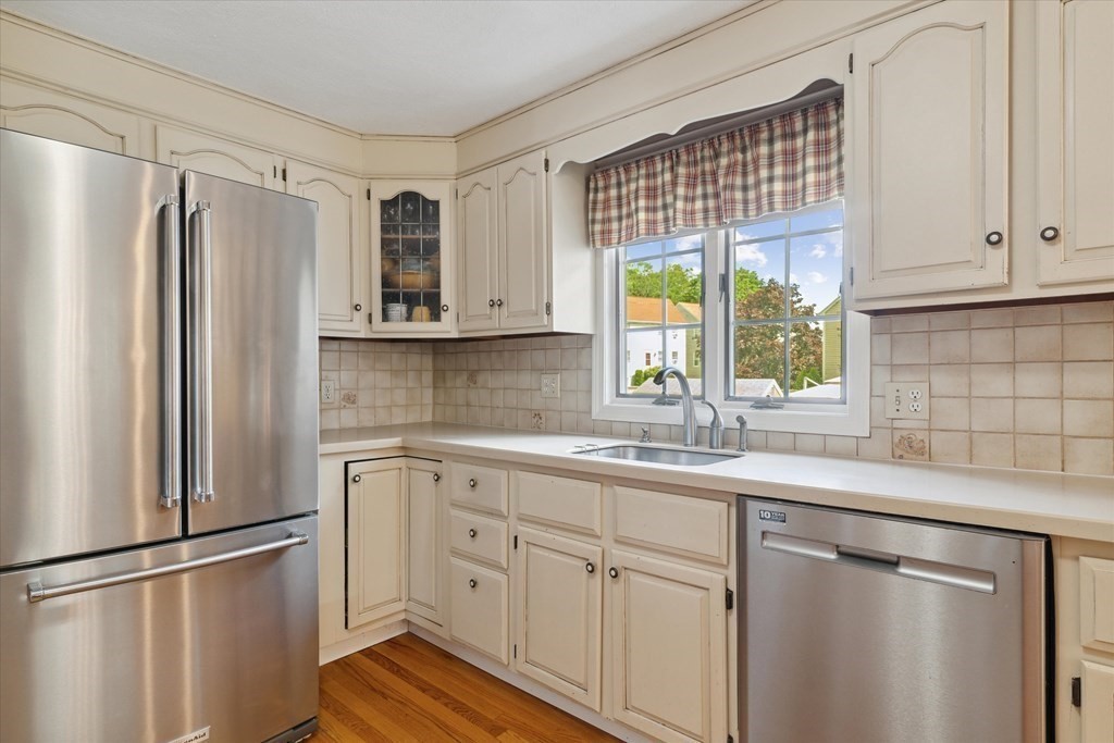 113 Maplewood Road Lynn, MA 01904 - Photo 9 of 39