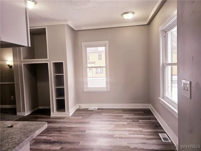 $1,175 | 1775 Falls Street, Niagara Falls, NY 14303