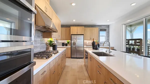 $819,990 | 27524 Grand Fir Way, Newhall, CA 91381