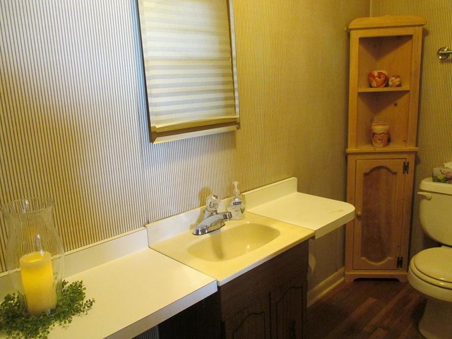 448 Hubbard Avenue Elgin, IL 60123 - Photo 11 of 16