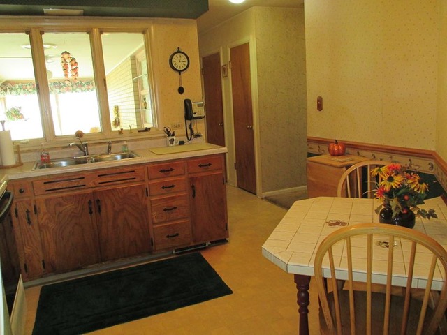 448 Hubbard Avenue Elgin, IL 60123 - Photo 6 of 16