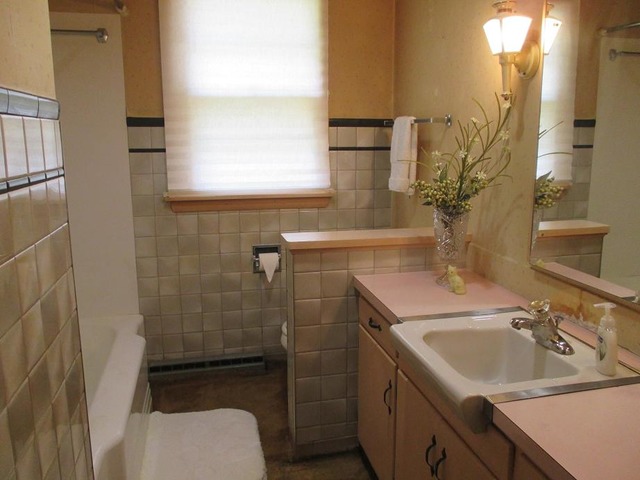 448 Hubbard Avenue Elgin, IL 60123 - Photo 10 of 16