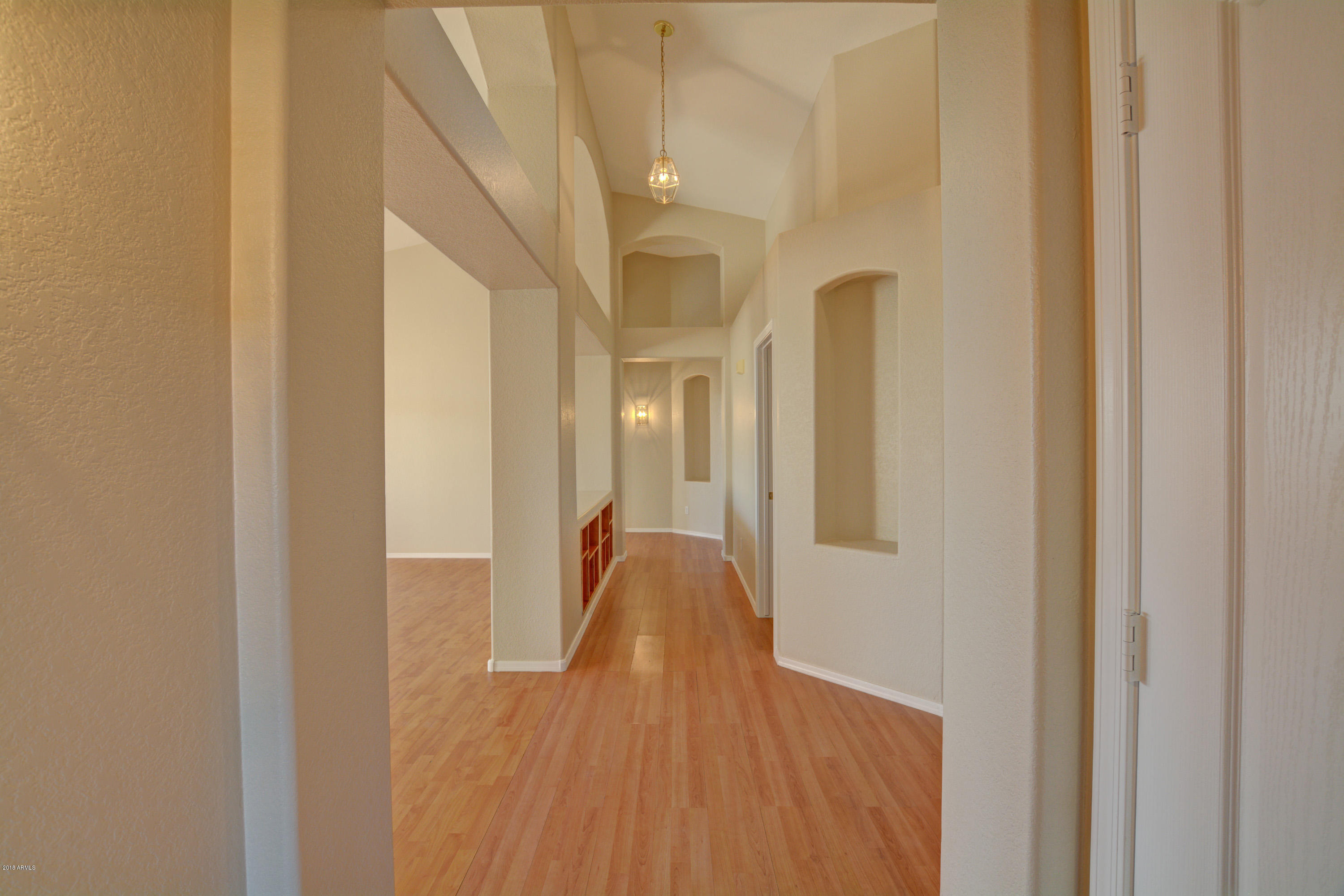 257 West El Freda Road Tempe, AZ 85284 - Photo 12 of 24 12 - Hallway