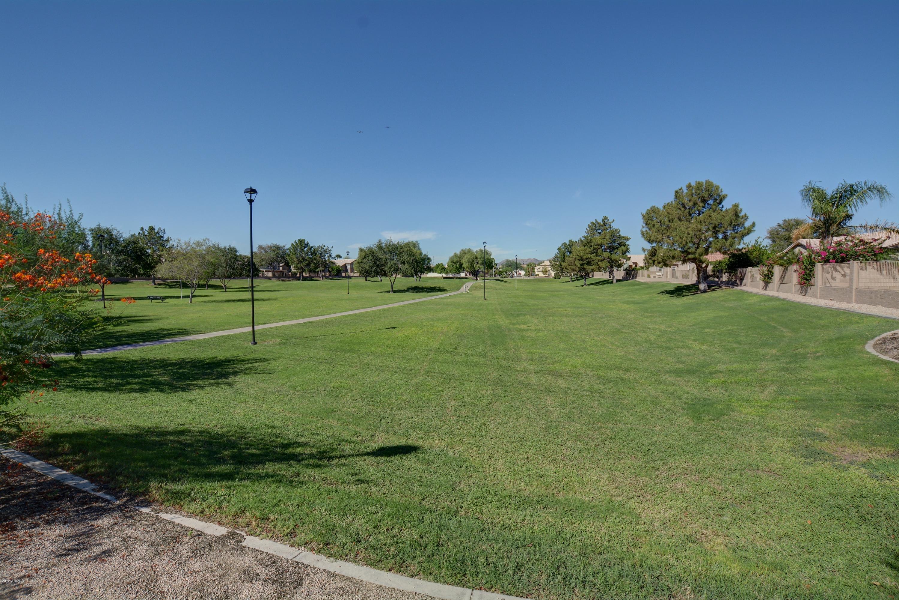 257 West El Freda Road Tempe, AZ 85284 - Photo 22 of 24 22 - Greenbelt