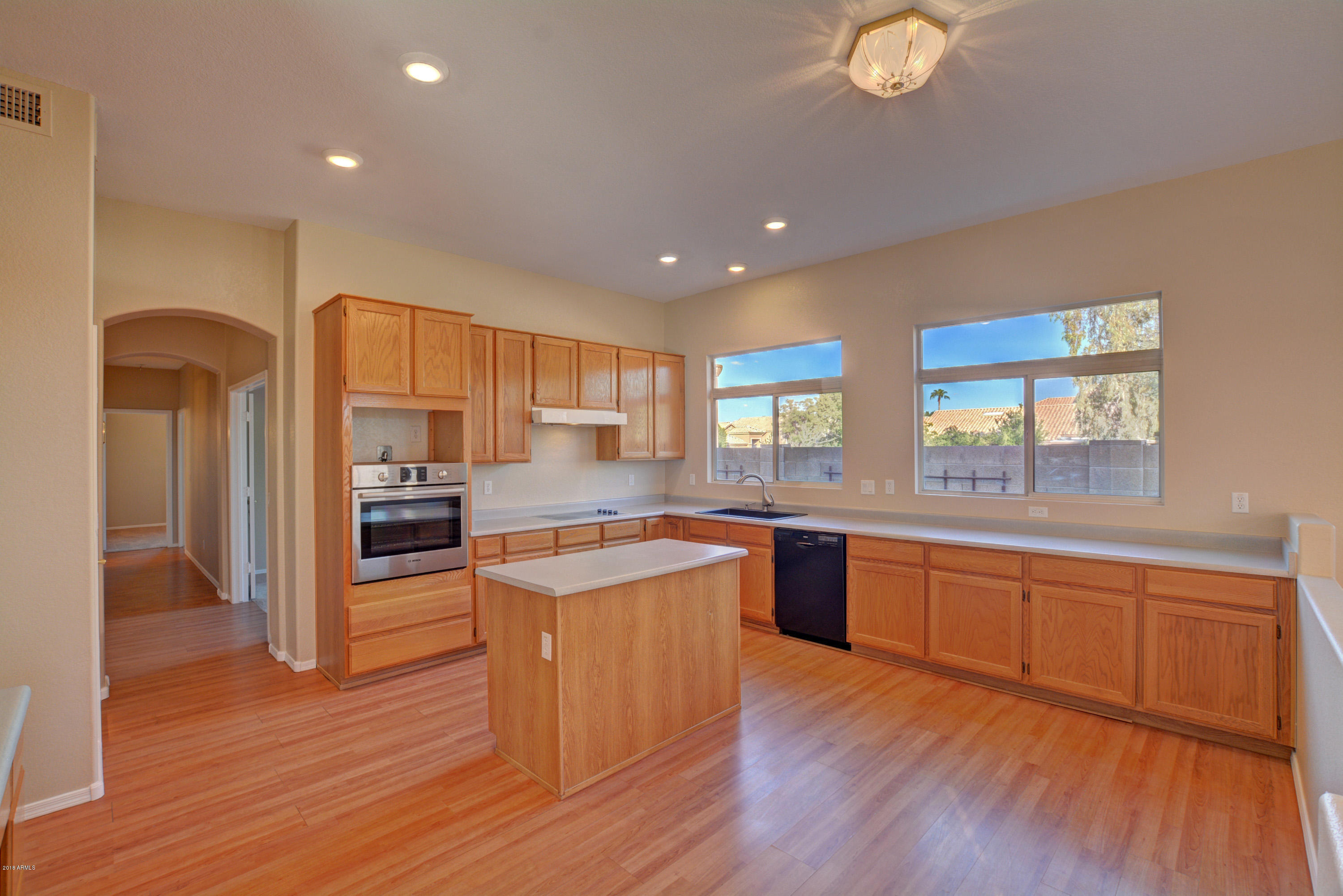 257 West El Freda Road Tempe, AZ 85284 - Photo 10 of 24 10 - Kitchen