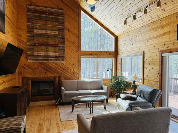 $589,000 | 11760 Fantasy Drive, Frederic, MI 49733