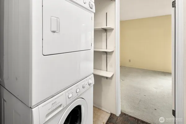 $399,000 | 1836 25th Avenue, Unit 204, Seattle, WA 98122