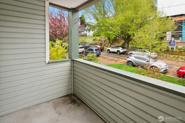 $399,000 | 1836 25th Avenue, Unit 204, Seattle, WA 98122