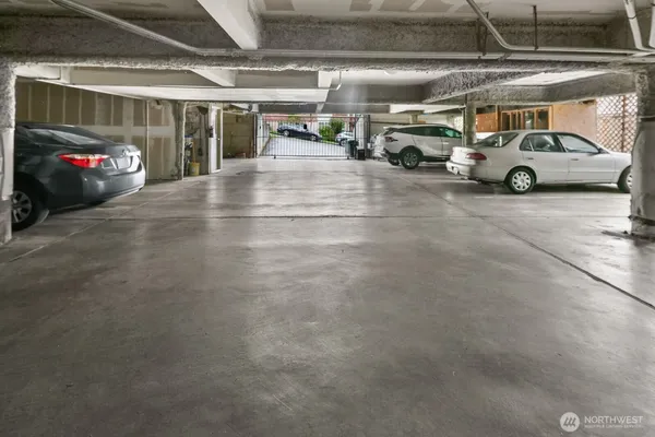 $399,000 | 1836 25th Avenue, Unit 204, Seattle, WA 98122