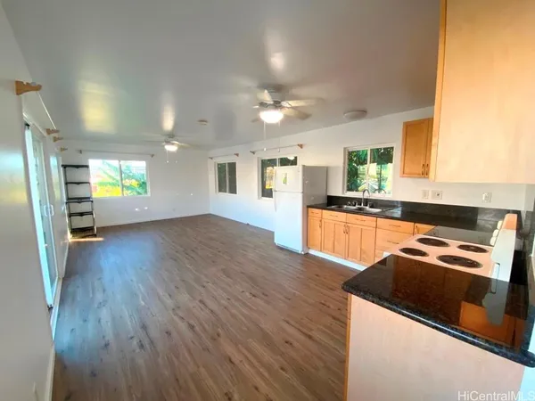 $1,300 | 98-219 Kaulike Drive, Pearl City, HI 96782