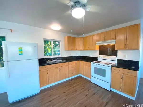 $1,300 | 98-219 Kaulike Drive, Pearl City, HI 96782