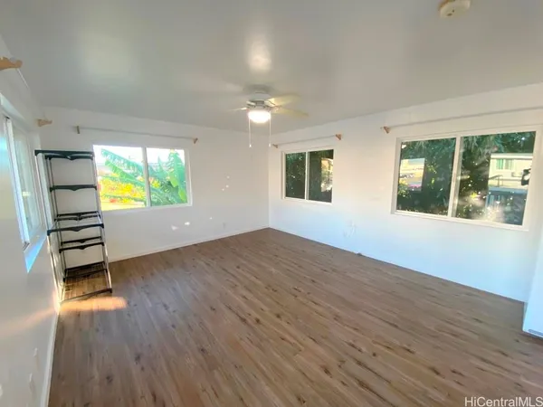 $1,300 | 98-219 Kaulike Drive, Pearl City, HI 96782