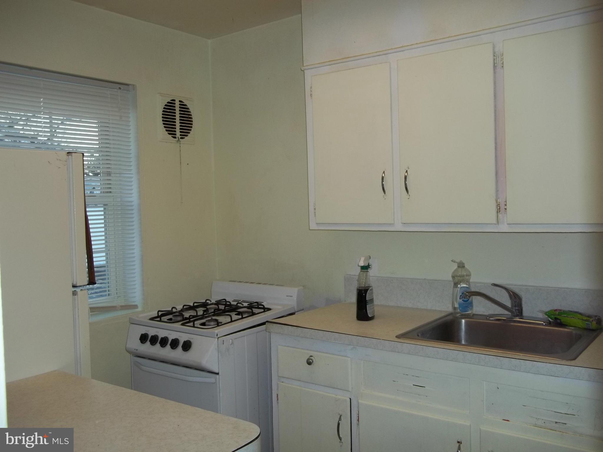 5316 8th Road South, Unit 2 Arlington, VA 22204 - Photo 5 of 5 Kitchen