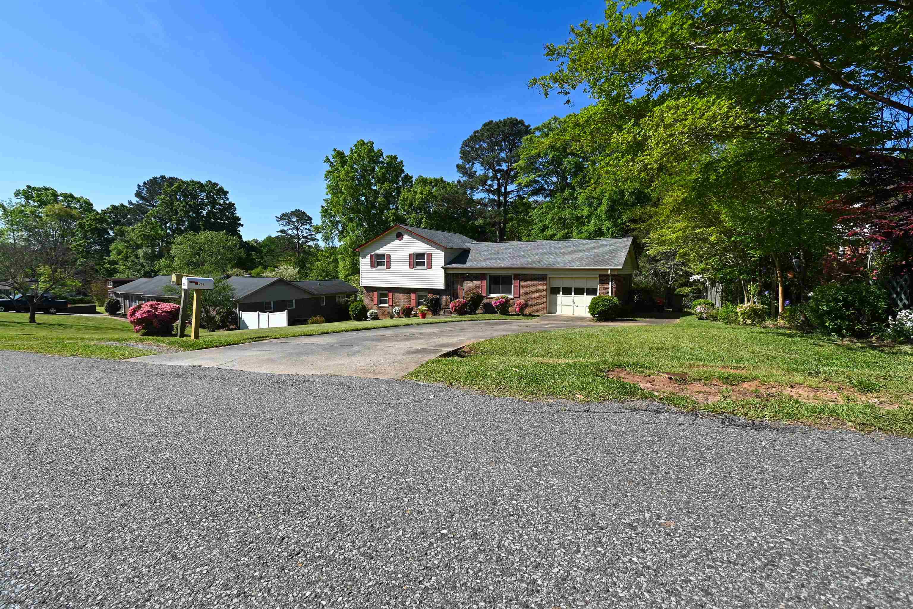 204 York Drive Gaffney, SC 29340 - Photo 2 of 33