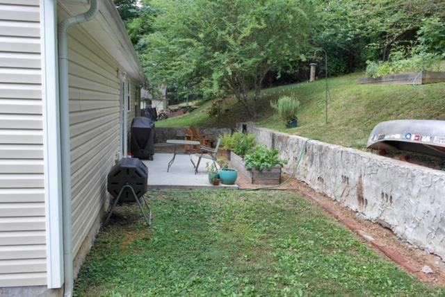 569 Lullwater Road Chattanooga, TN 37405 - Photo 14 of 18 Privacy