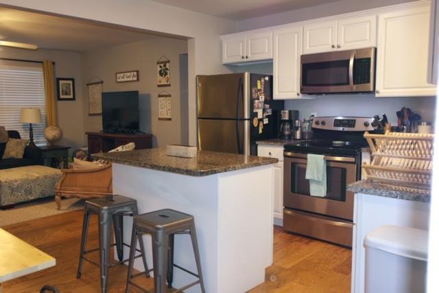 569 Lullwater Road Chattanooga, TN 37405 - Photo 5 of 18 New cabinets, appliances, granite counter