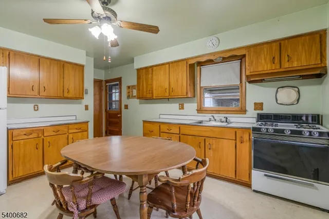 $369,999 | 554 East Main Street, Bridgewater, NJ 08807