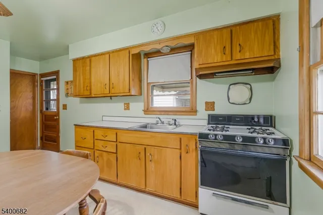 $369,999 | 554 East Main Street, Bridgewater, NJ 08807