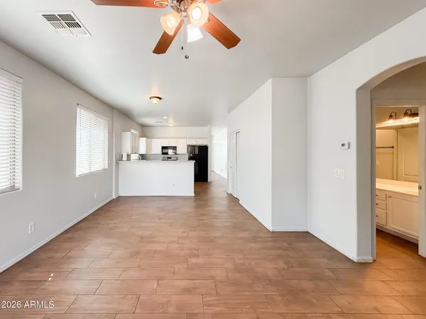 $2,195 | 6919 South 37th Glen, Phoenix, AZ 85041