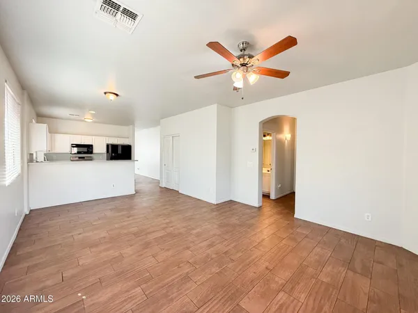 $2,195 | 6919 South 37th Glen, Phoenix, AZ 85041