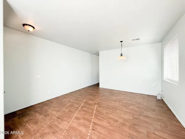 $2,250 | 6919 South 37th Glen, Phoenix, AZ 85041