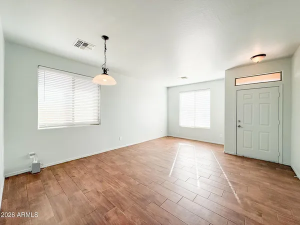 $2,250 | 6919 South 37th Glen, Phoenix, AZ 85041