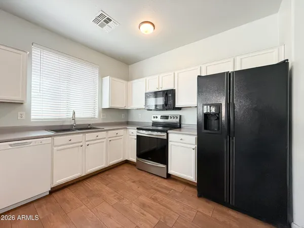 $2,195 | 6919 South 37th Glen, Phoenix, AZ 85041