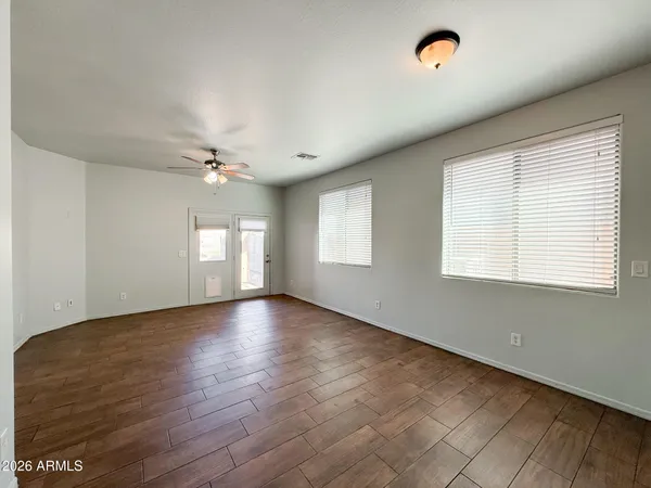 $2,250 | 6919 South 37th Glen, Phoenix, AZ 85041