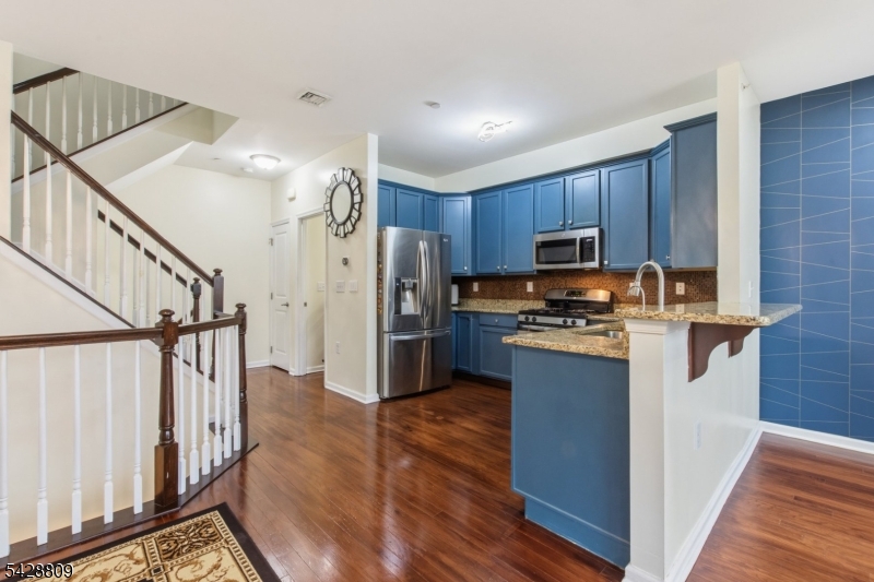 302 Rotando Way Morris Plains, NJ 07950 - Photo 11 of 22