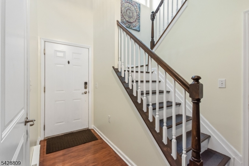 302 Rotando Way Morris Plains, NJ 07950 - Photo 4 of 22