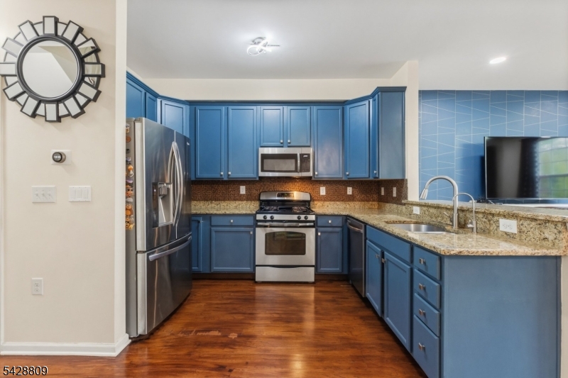 302 Rotando Way Morris Plains, NJ 07950 - Photo 9 of 22