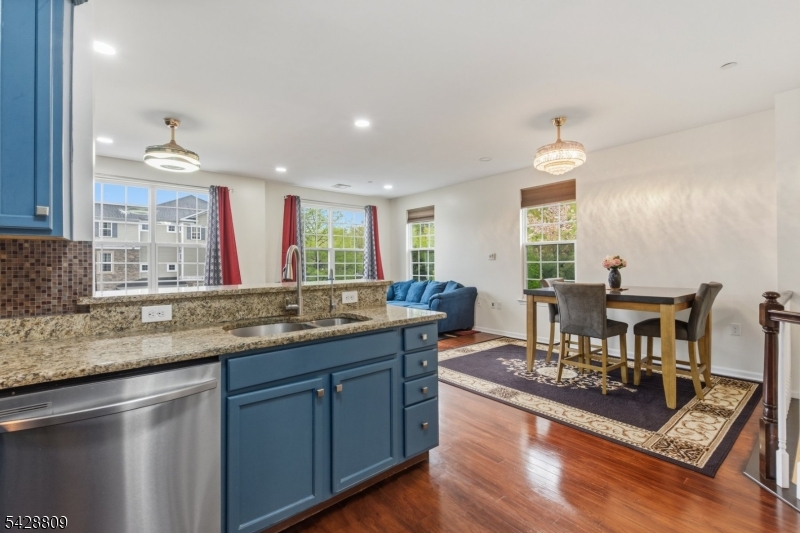 302 Rotando Way Morris Plains, NJ 07950 - Photo 10 of 22