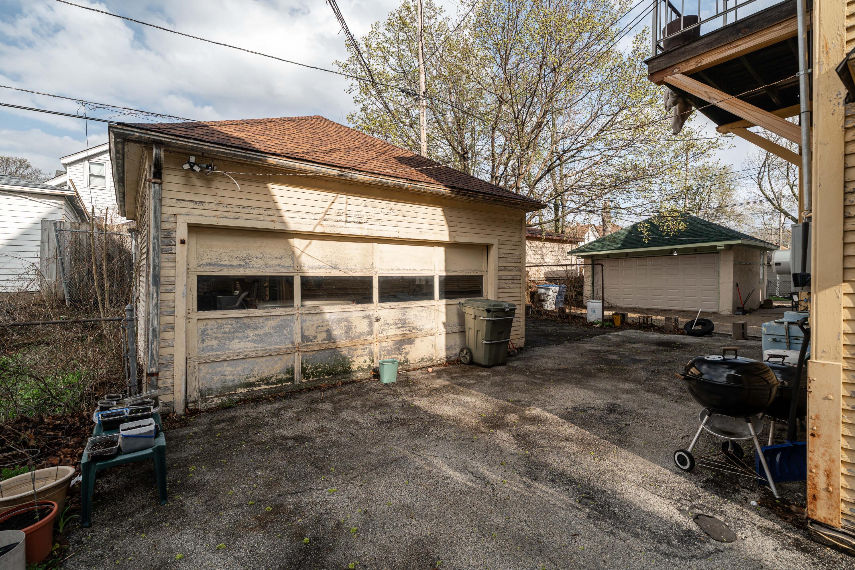 2139 North 48th Street, Unit 2141 Milwaukee, WI 53208 - Photo 34 of 34 2 car garage with SIDE DRIVE