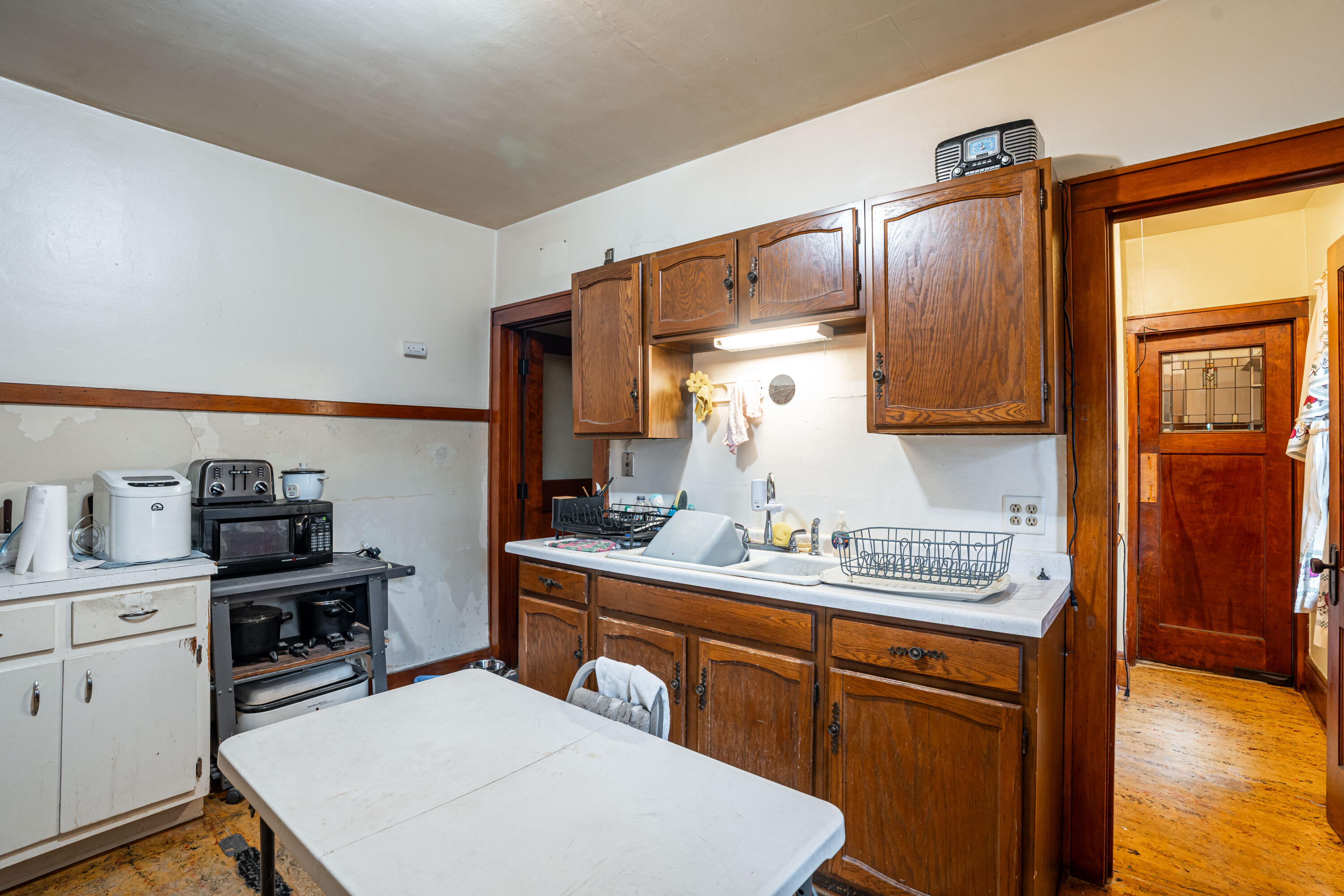 2139 North 48th Street, Unit 2141 Milwaukee, WI 53208 - Photo 10 of 34 First Floor Kitchen