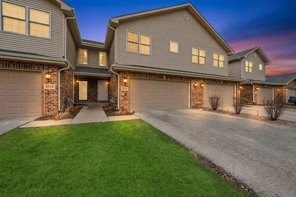 $345,000 | 1010 Regent Drive, Matteson, IL 60443