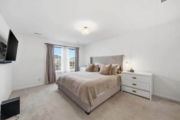 $339,500 | 1010 Regent Drive, Matteson, IL 60443