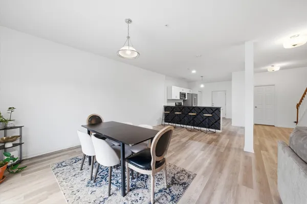 $339,500 | 1010 Regent Drive, Matteson, IL 60443