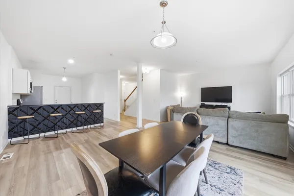 $339,500 | 1010 Regent Drive, Matteson, IL 60443