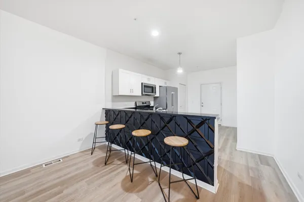 $339,500 | 1010 Regent Drive, Matteson, IL 60443