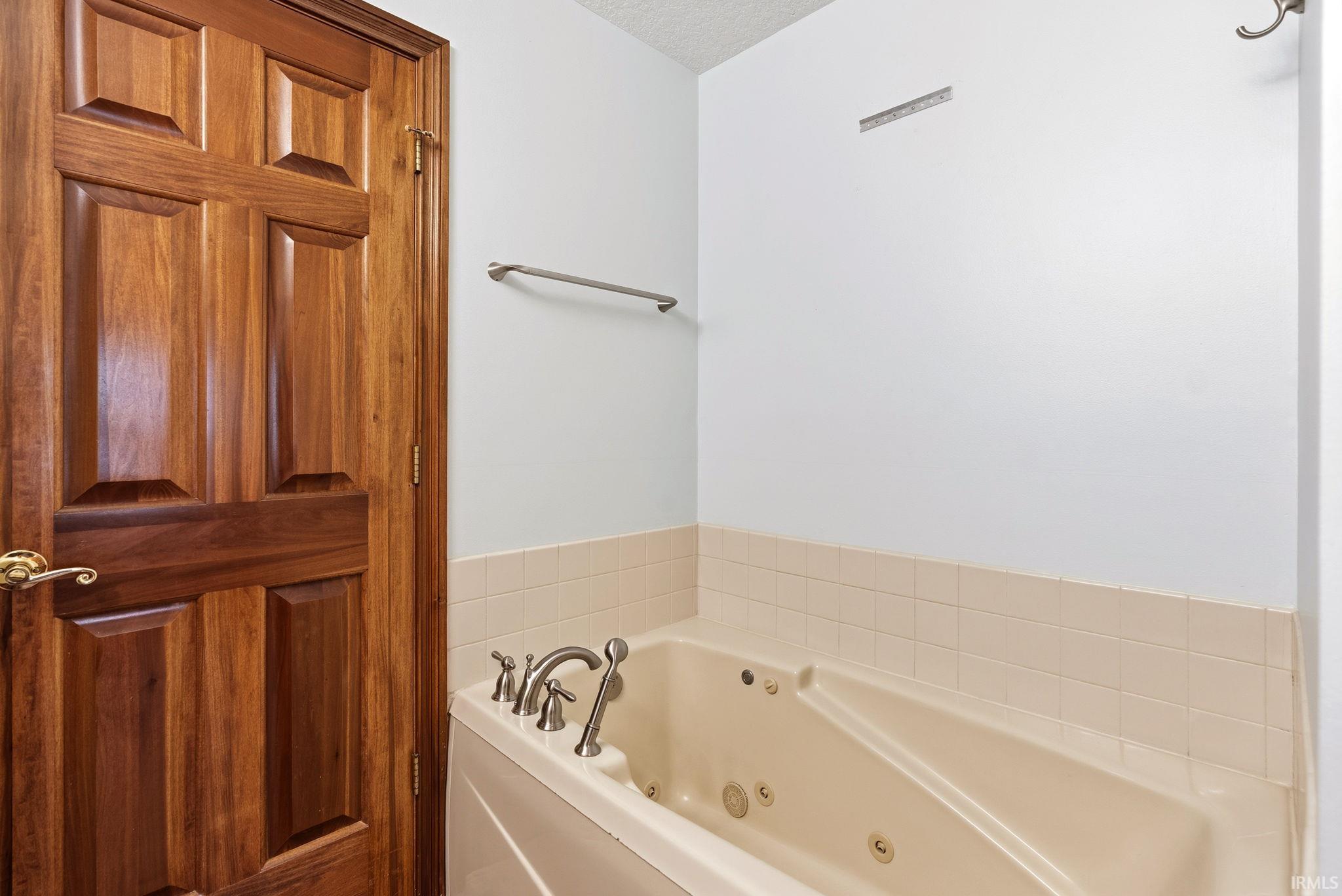 17723 Auburn Road Huntertown, IN 46748 - Photo 19 of 38 Gallery Image 19