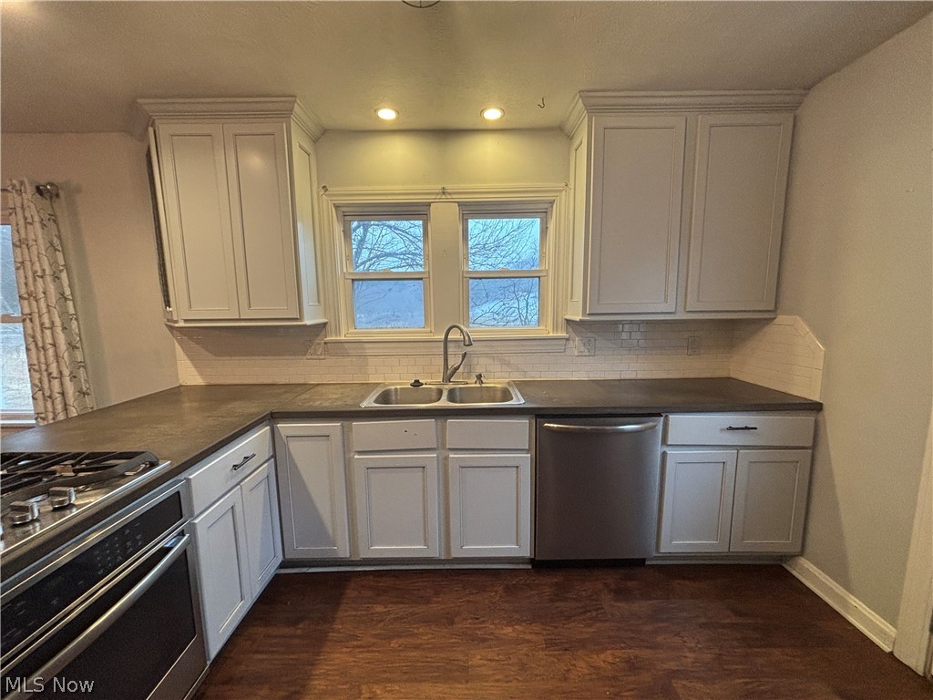 4301 Steubenville Road Southeast Amsterdam, OH 43903 - Photo 8 of 27 Dishwasher, subway tile backsplash