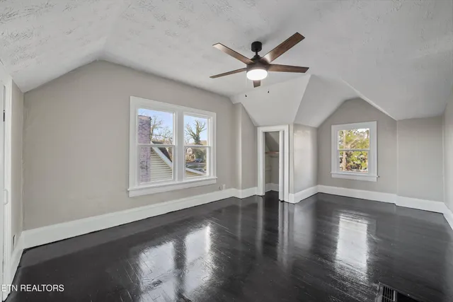 $335,000 | 3034 East 5th Avenue, Knoxville, TN 37914