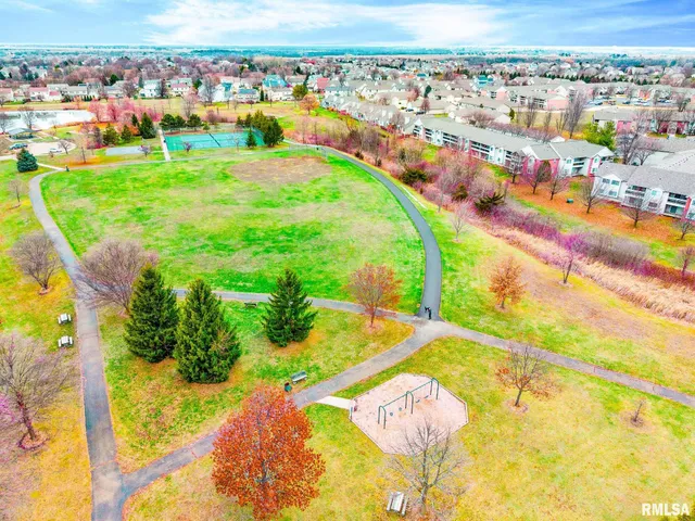 $295,000 | 11326 North Northtrail Drive, Dunlap, IL 61525