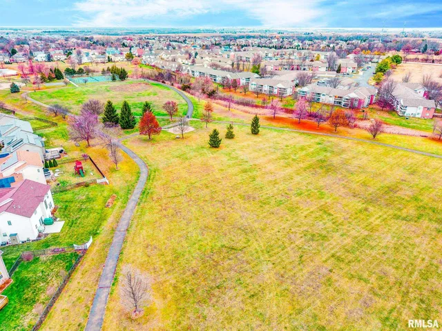 $295,000 | 11326 North Northtrail Drive, Dunlap, IL 61525