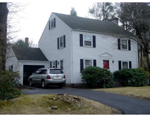 10 Hickory Road Wellesley, MA 02482 - Photo 1 of 8