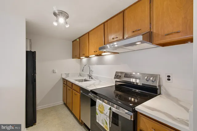 $2,000 | 312 Severn Avenue, Unit W405, Annapolis, MD 21403