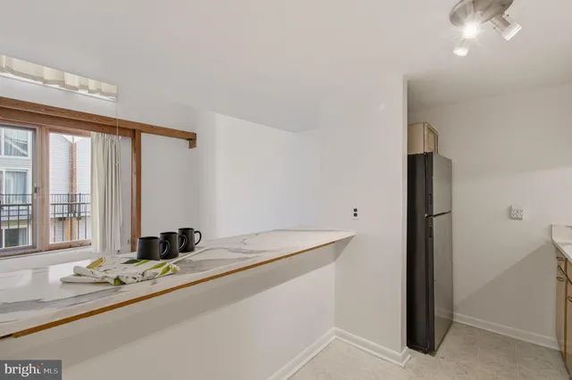 $2,000 | 312 Severn Avenue, Unit W405, Annapolis, MD 21403