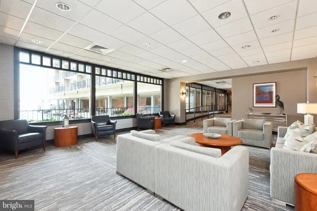 $2,000 | 312 Severn Avenue, Unit W405, Annapolis, MD 21403