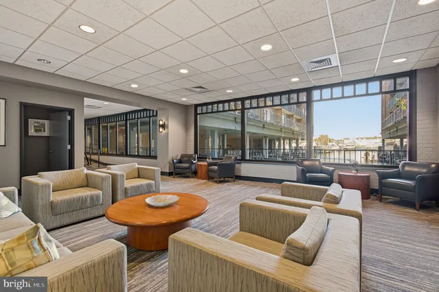 $2,000 | 312 Severn Avenue, Unit W405, Annapolis, MD 21403